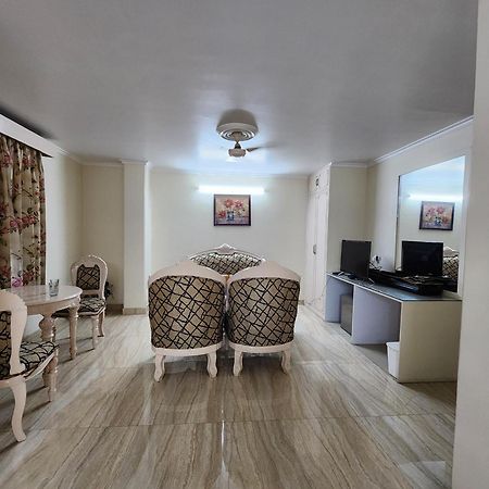 Hotel Mayur Deluxe Meerut Ngoại thất bức ảnh