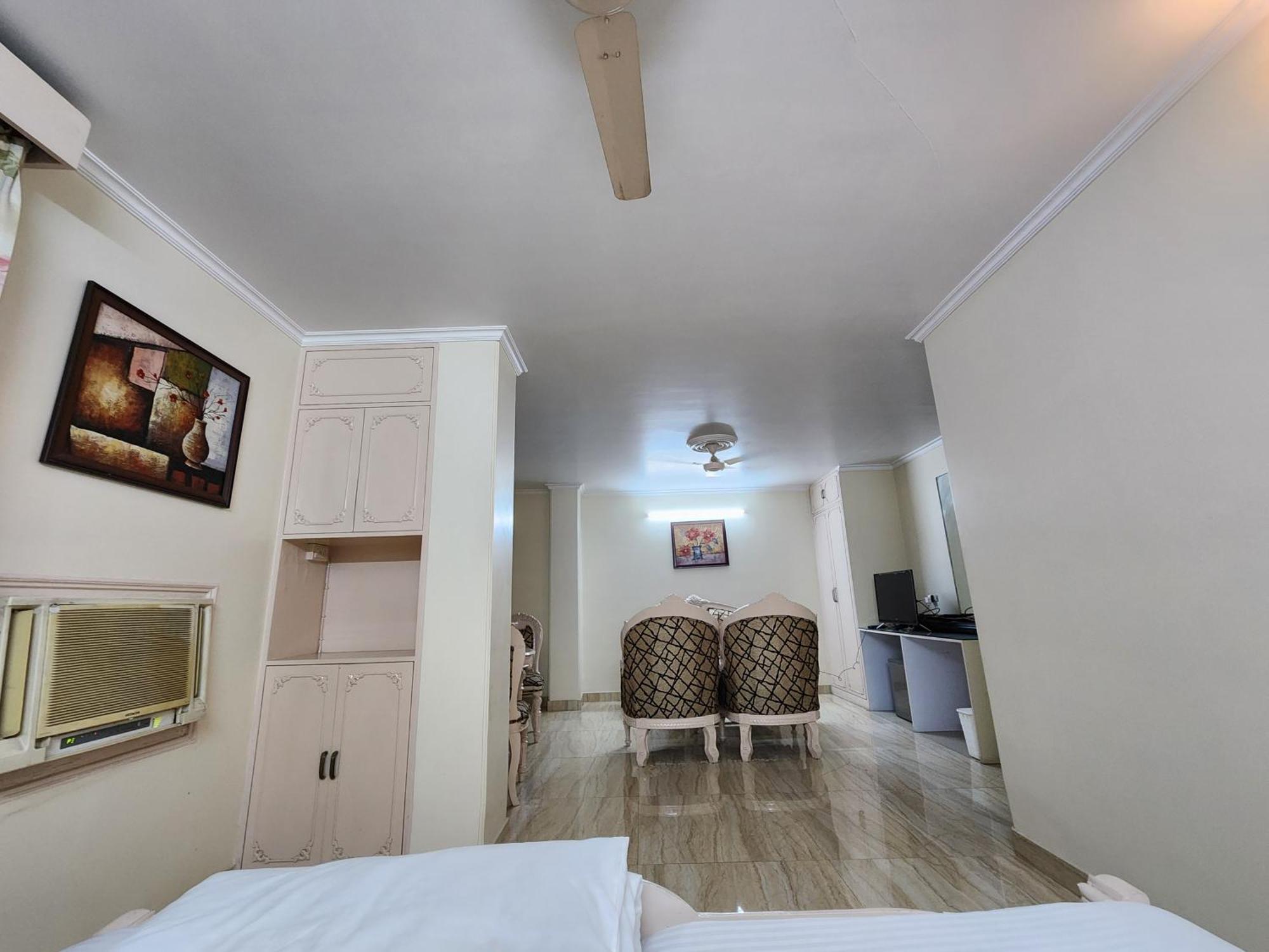 Hotel Mayur Deluxe Meerut Ngoại thất bức ảnh
