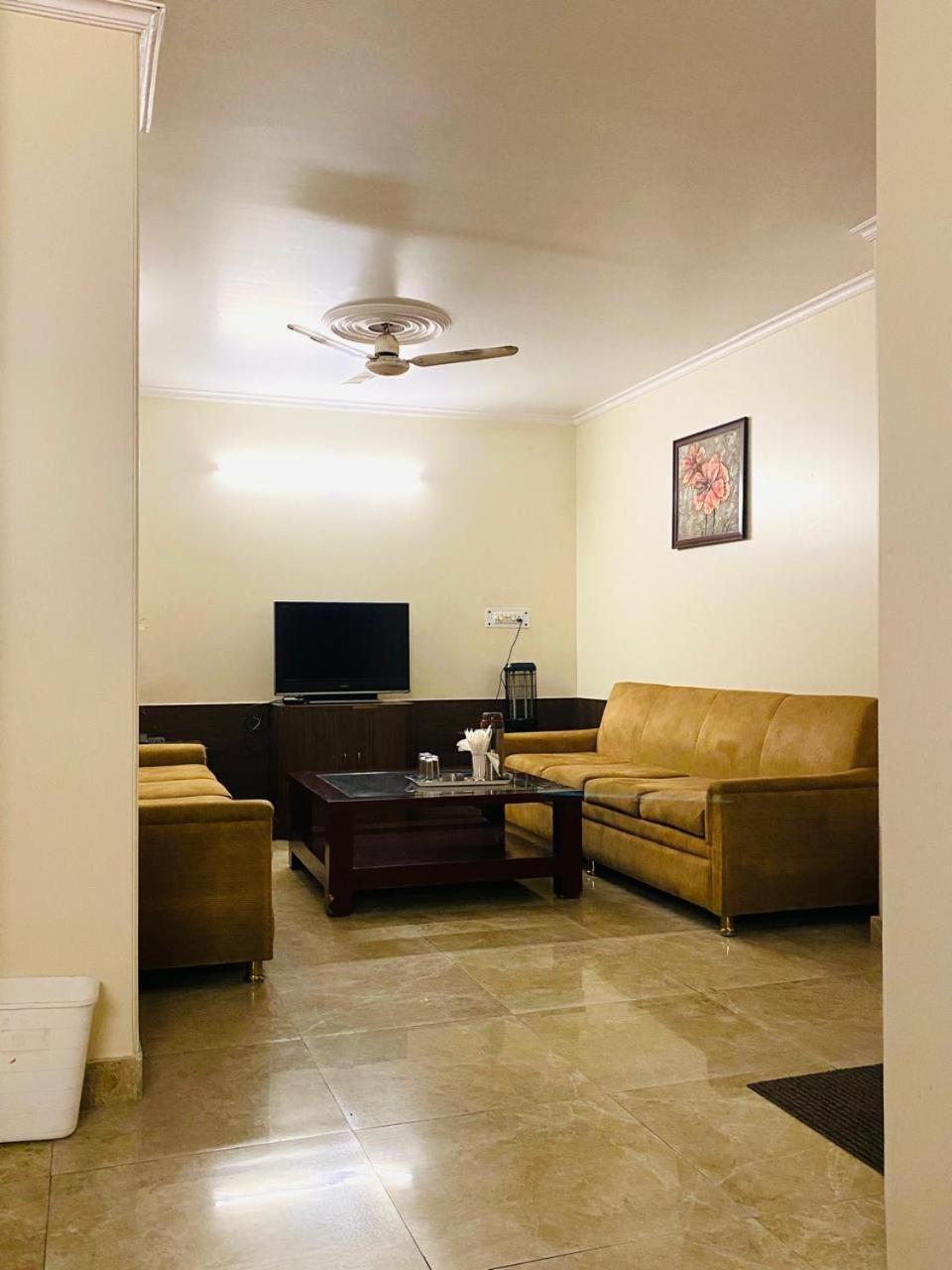 Hotel Mayur Deluxe Meerut Ngoại thất bức ảnh