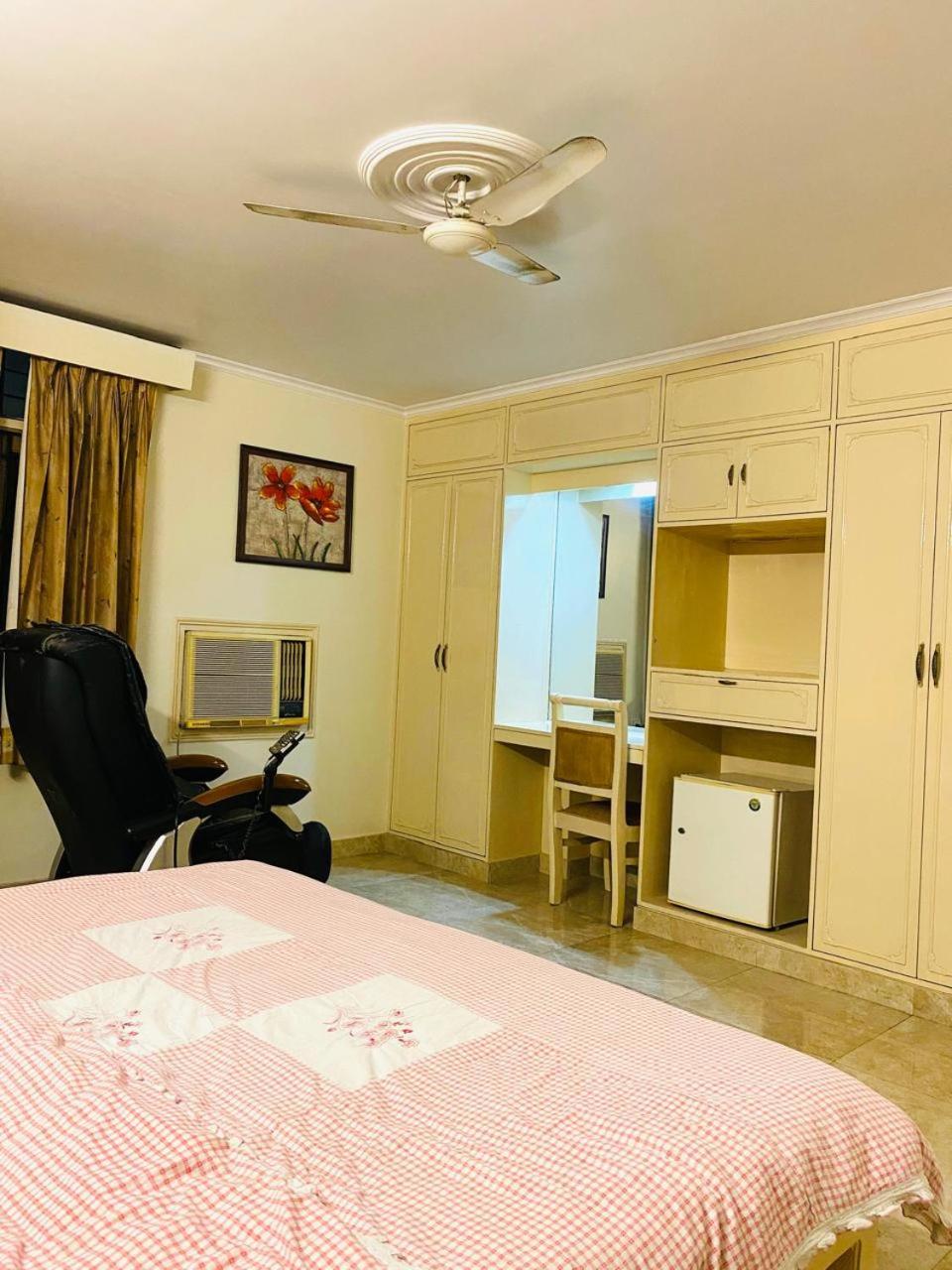 Hotel Mayur Deluxe Meerut Ngoại thất bức ảnh
