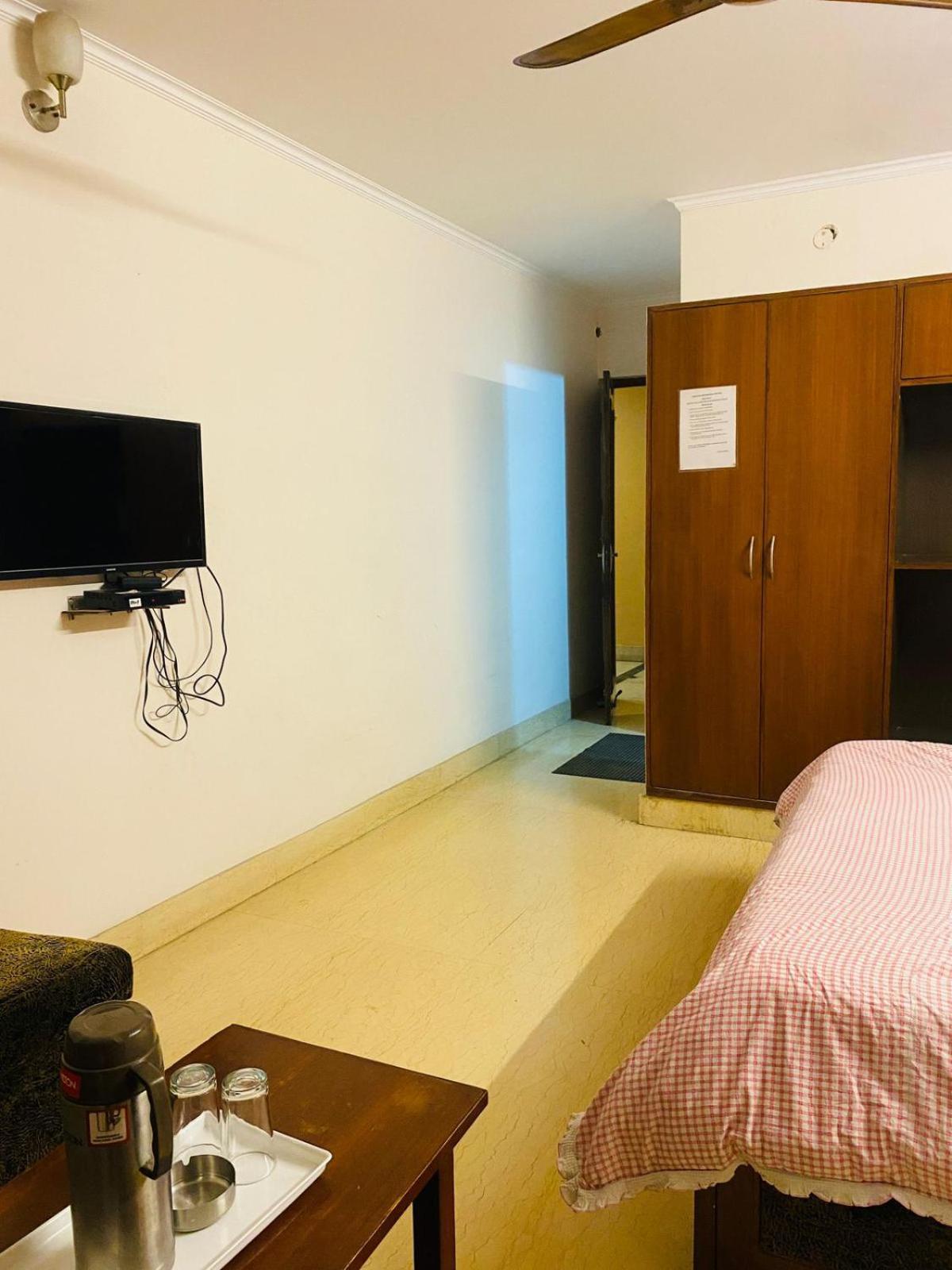 Hotel Mayur Deluxe Meerut Ngoại thất bức ảnh